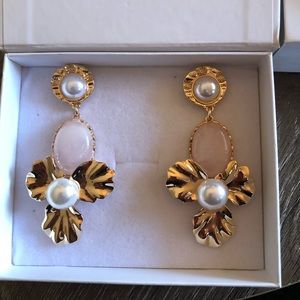Dusty Pink Floral and Pearl Earrings MOVING SALE MAKE AN OFFER!!